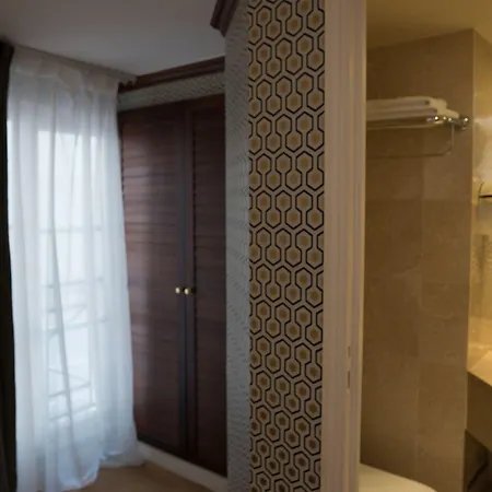 Hotel Du Danube Saint Germain 3*